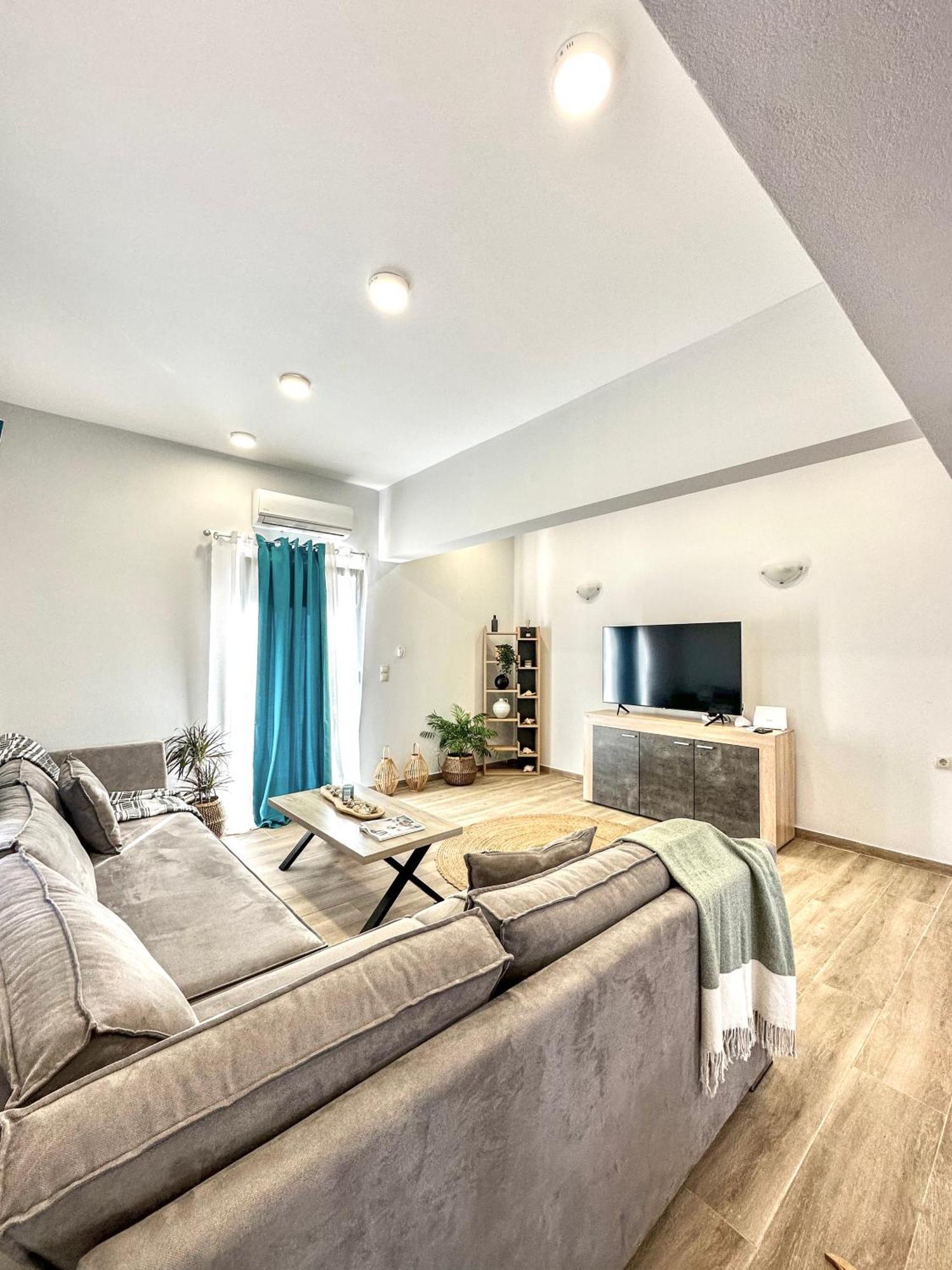 Exquisite 4-Bedroom Prestige Apartment Rhodes City 外观 照片