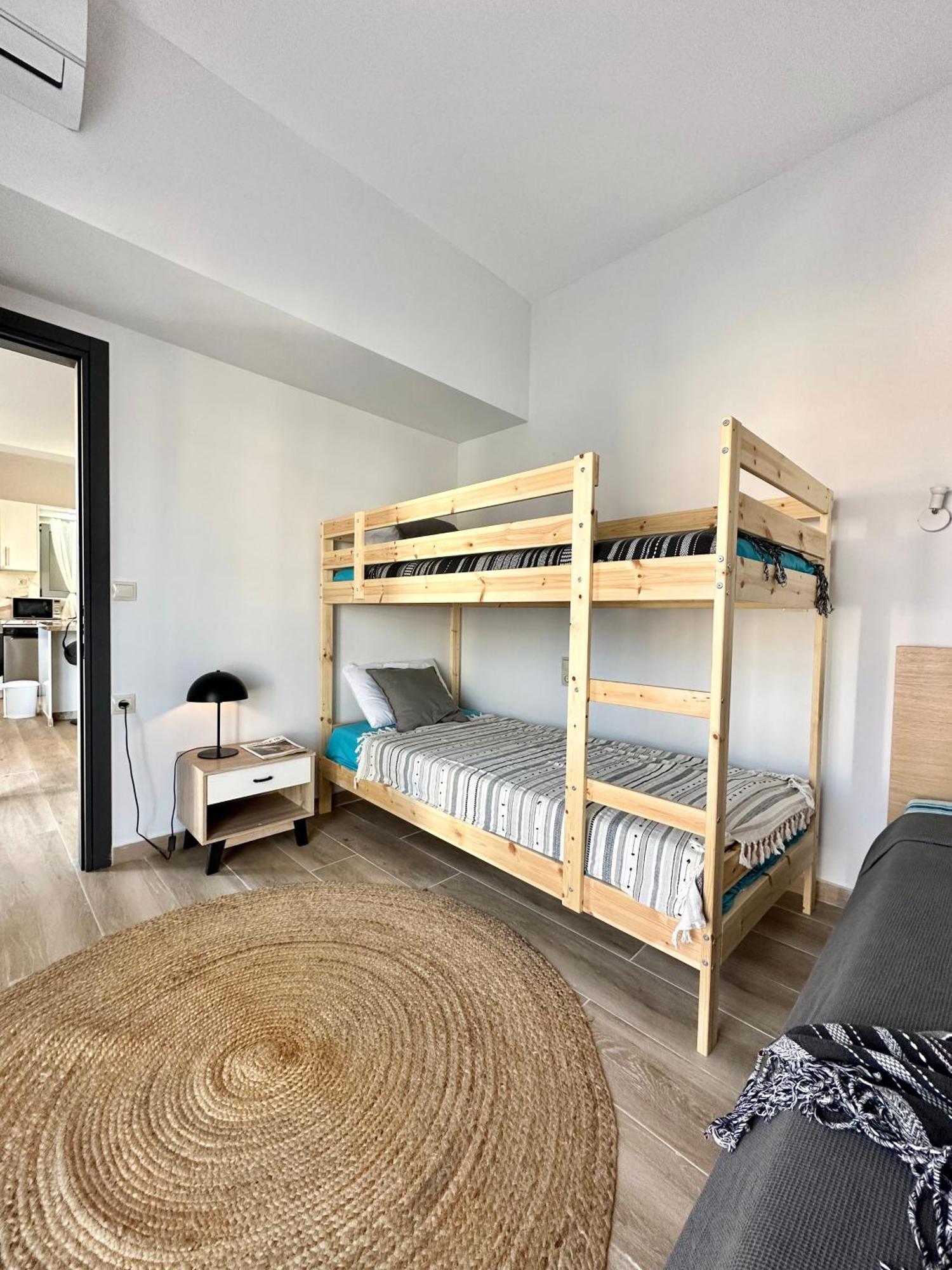 Exquisite 4-Bedroom Prestige Apartment Rhodes City 外观 照片
