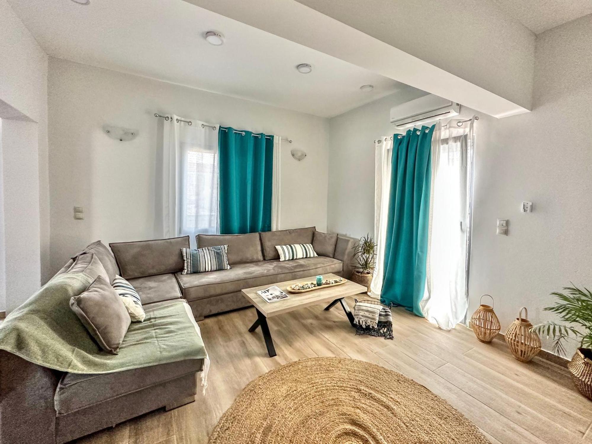 Exquisite 4-Bedroom Prestige Apartment Rhodes City 外观 照片